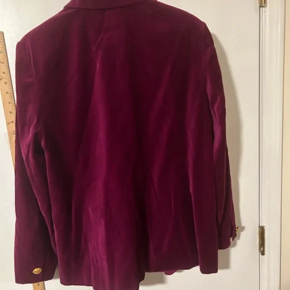 Appleseed's Velvet Blazer in Rich Burgundy - Picture 3 of 3